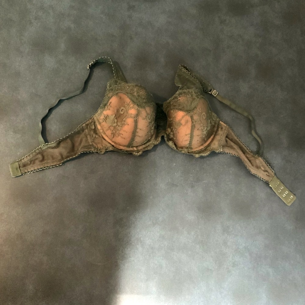 Pair of Victoria Secret Bras size 34C